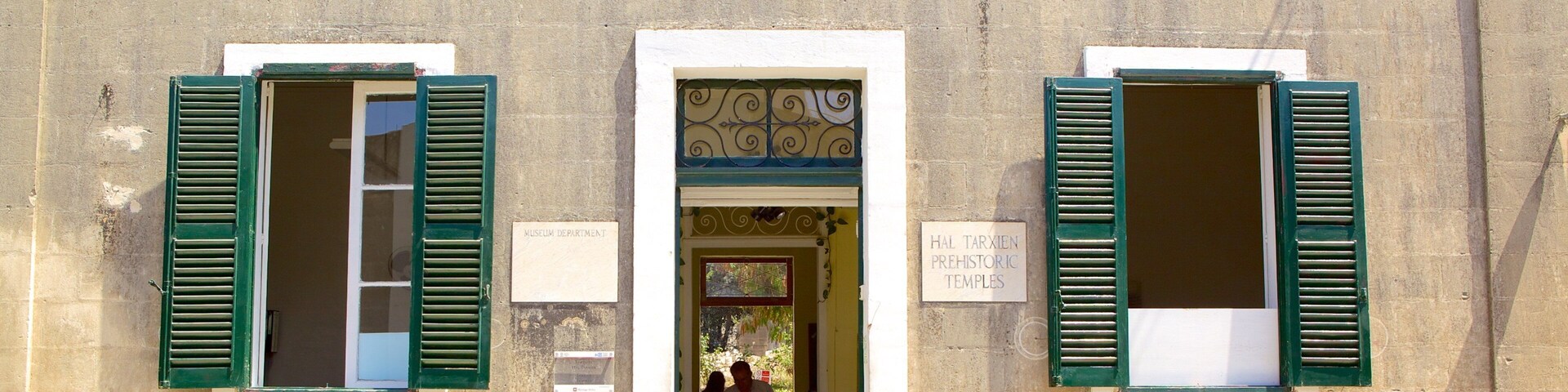 Tarxien Temples showing a temple or place of worship