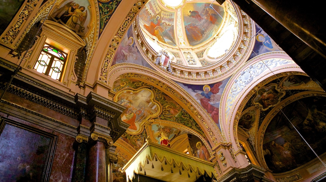 Kerk van de Schipbreuk van Sint Paulus toont interieur, een kerk of kathedraal en historische architectuur