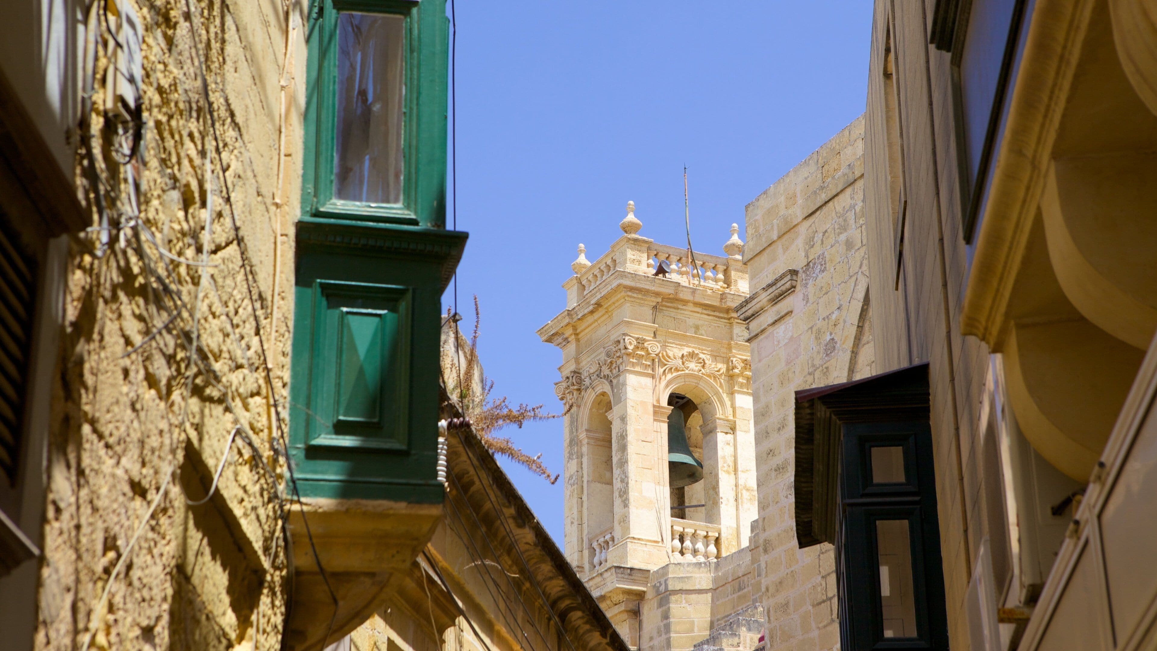 Basilique Saint-Georges montrant patrimoine architectural