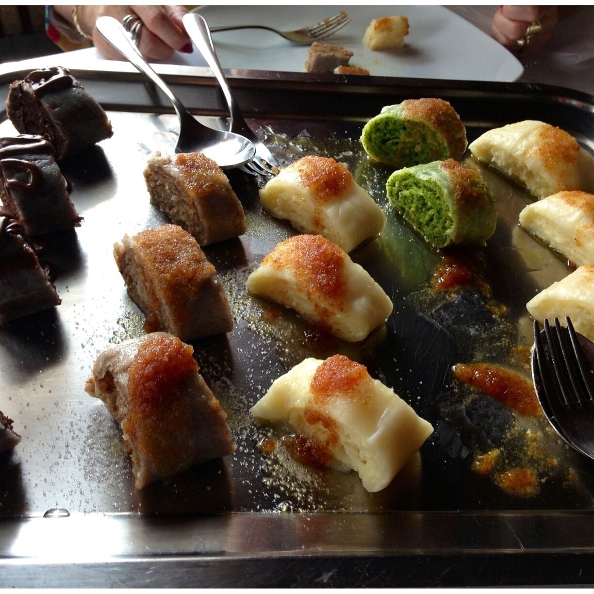 Struklji-.. The must try in Slovenia!
Štruklji are a traditional Slovene dish, composed of dough and various types of filling. The dish comes in the form of rolls, which can be either cooked or baked, and can have a wide range of fillings. Štruklji has been traditionally reserved for special occasions, but is now one of the most characteristic everyday dishes in households all across Slovenia.