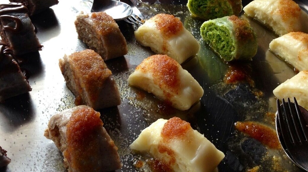 Struklji-.. The must try in Slovenia!
Štruklji are a traditional Slovene dish, composed of dough and various types of filling. The dish comes in the form of rolls, which can be either cooked or baked, and can have a wide range of fillings. Štruklji has been traditionally reserved for special occasions, but is now one of the most characteristic everyday dishes in households all across Slovenia.