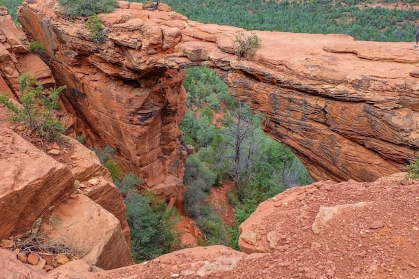 It was a really nice scenic hike, got narrow and had to use your hands to climb up some parts.. And the grand finale was just perfect but not for the scared of heights