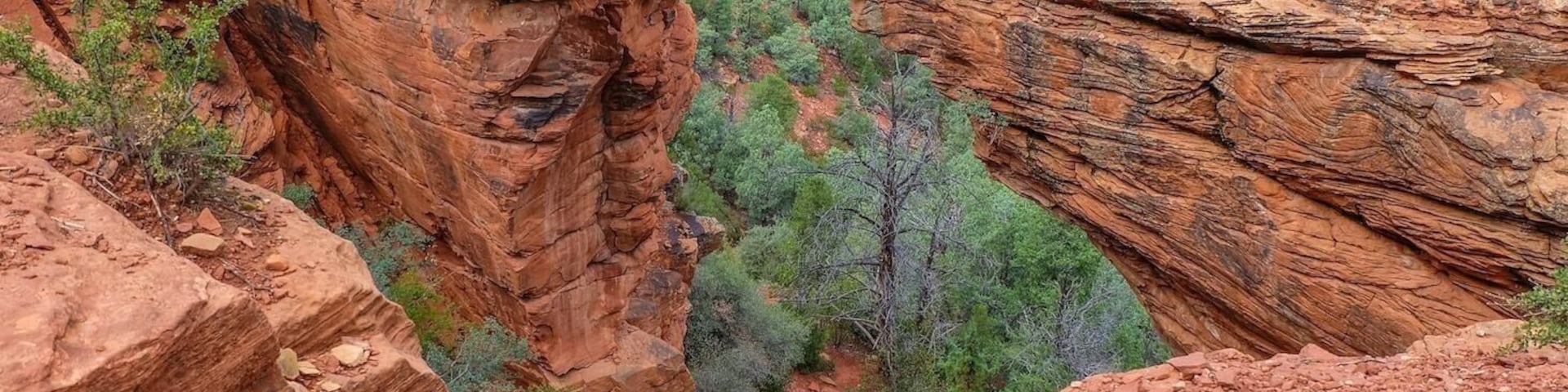 It was a really nice scenic hike, got narrow and had to use your hands to climb up some parts.. And the grand finale was just perfect but not for the scared of heights