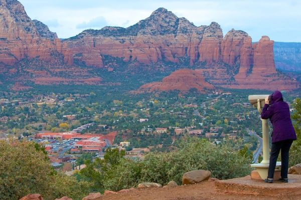 Coffee Pot showing a small town or village, views and a gorge or canyon