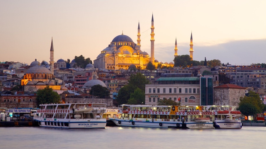 Rustem Pasha Mosque featuring a bay or harbour, boating and a mosque
