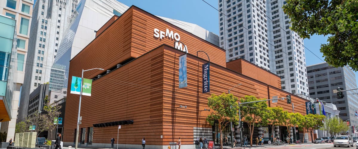 San Francisco Museum of Modern Art featuring a city