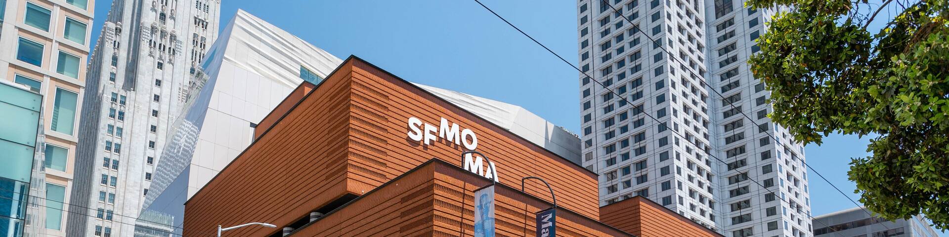 San Francisco Museum of Modern Art featuring a city