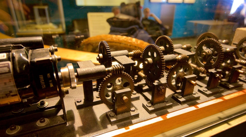 Museo Exploratorium mostrando vista interna