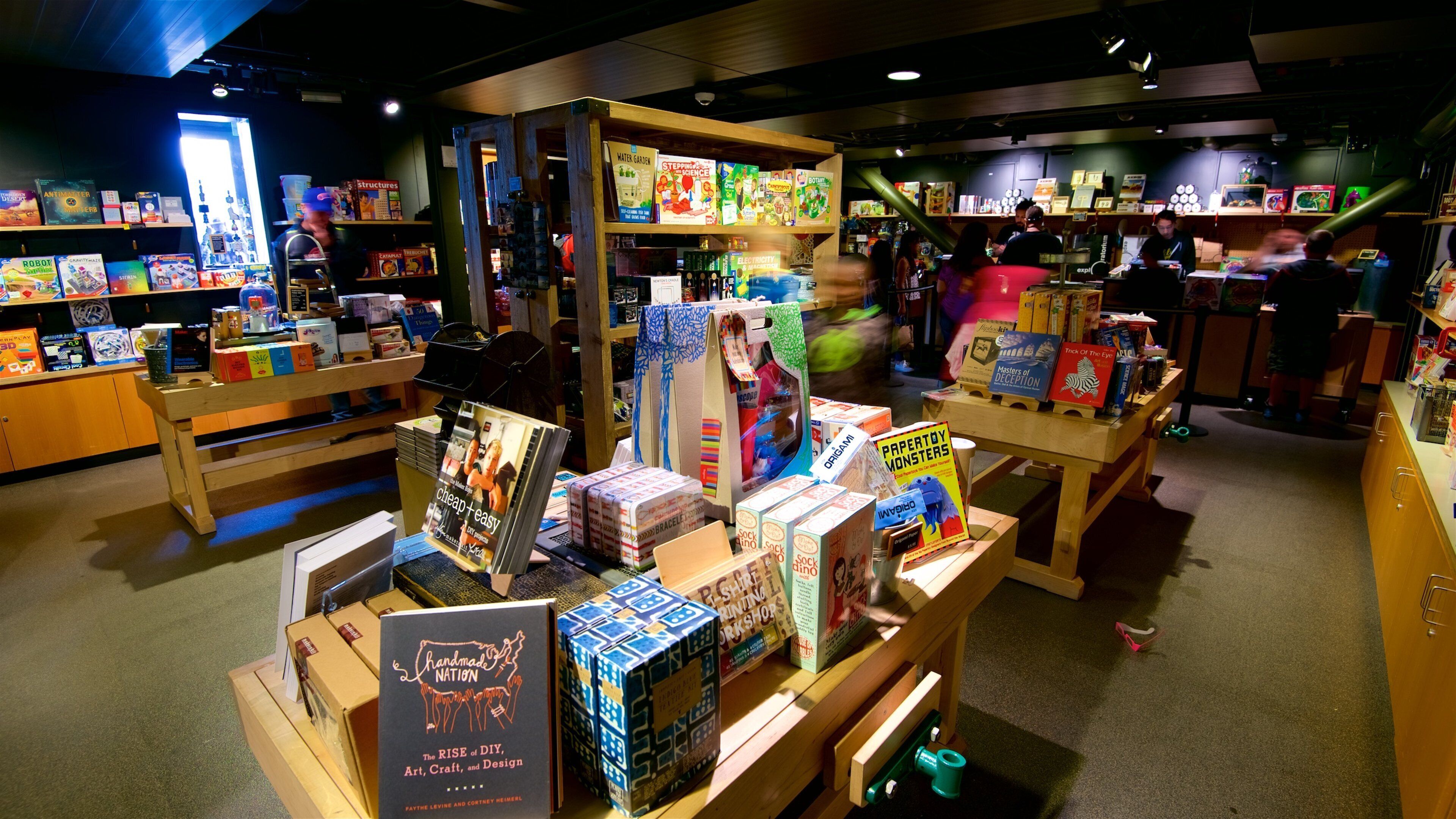 探索館 设有 內部景觀