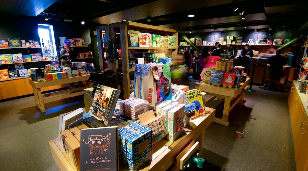 Museo Exploratorium que incluye vista interna