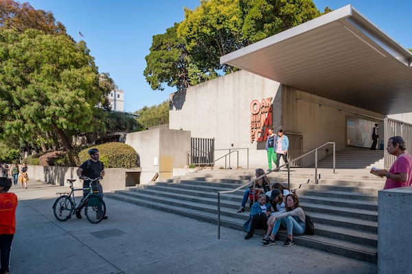 Oakland Museum of California showing street scenes
