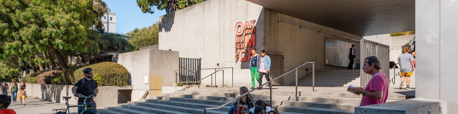 Oakland Museum of California showing street scenes