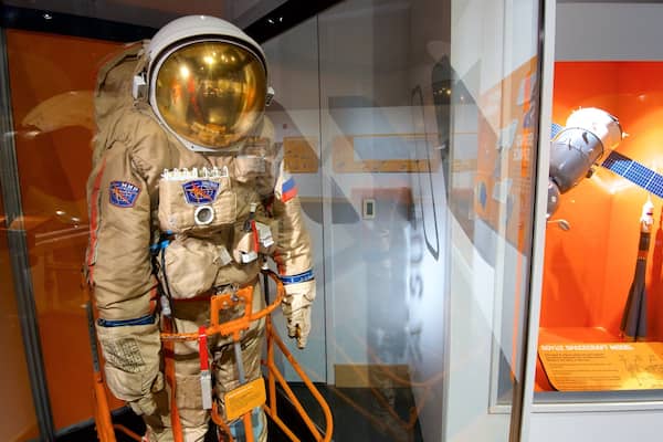 Chabot Space and Science Center featuring interior views