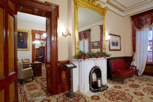 Leland Stanford Mansion State Historic Park mit einem Innenansichten