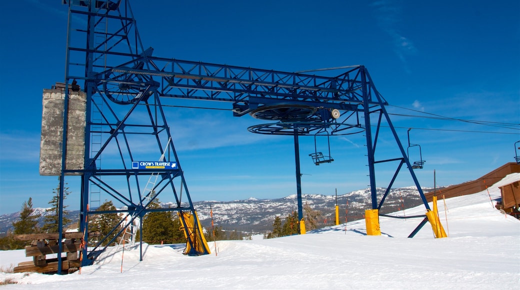 Sugar Bowl welches beinhaltet Gondel und Schnee