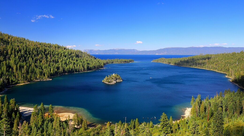 Emerald Bay at Lake Tahoe with Fannette Island, California, USA