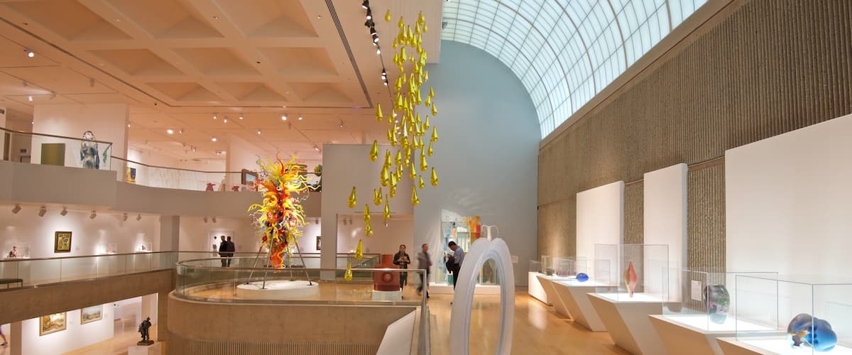 Palm Springs Art Museum featuring interior views