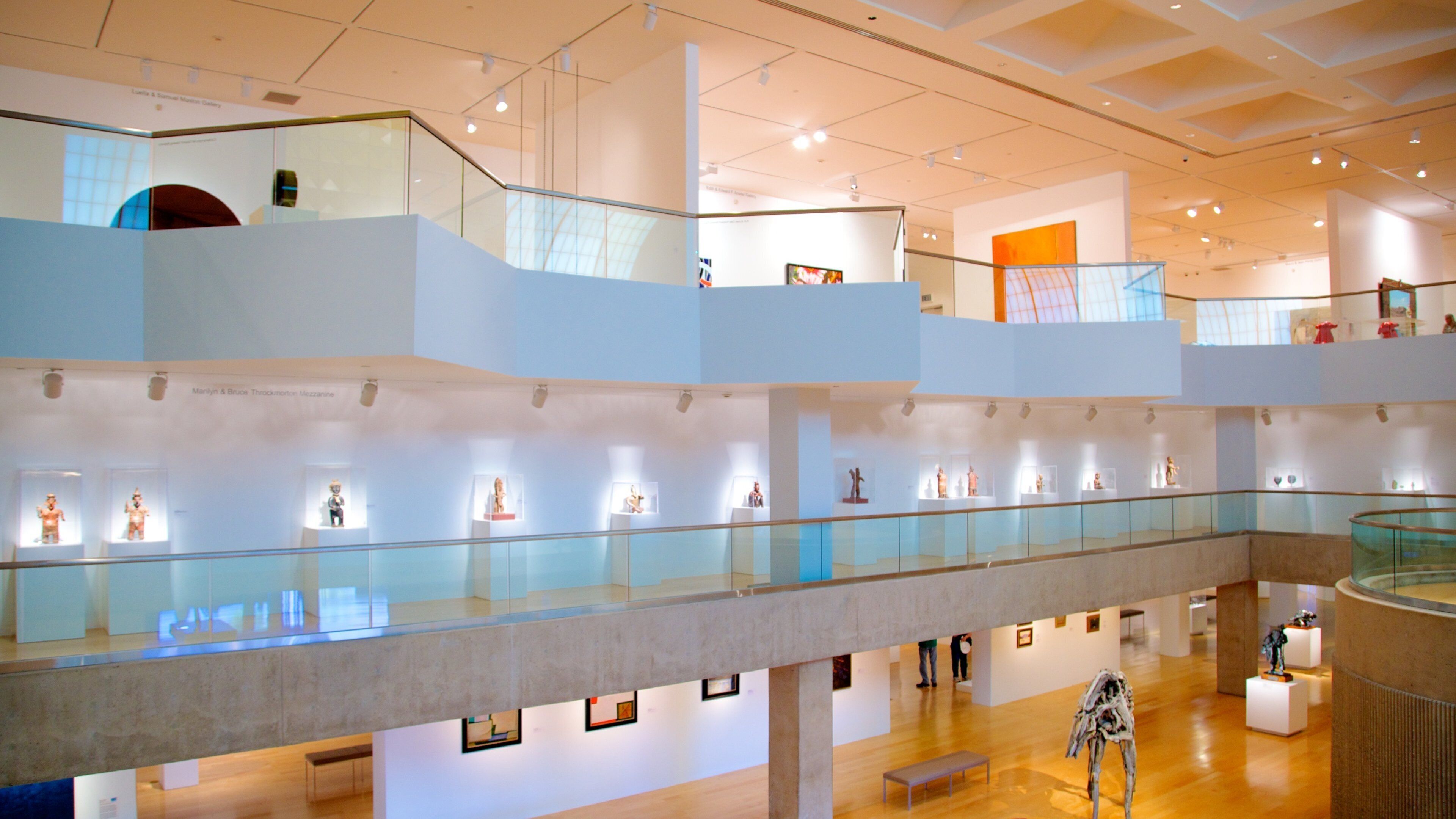 Palm Springs Art Museum showing interior views