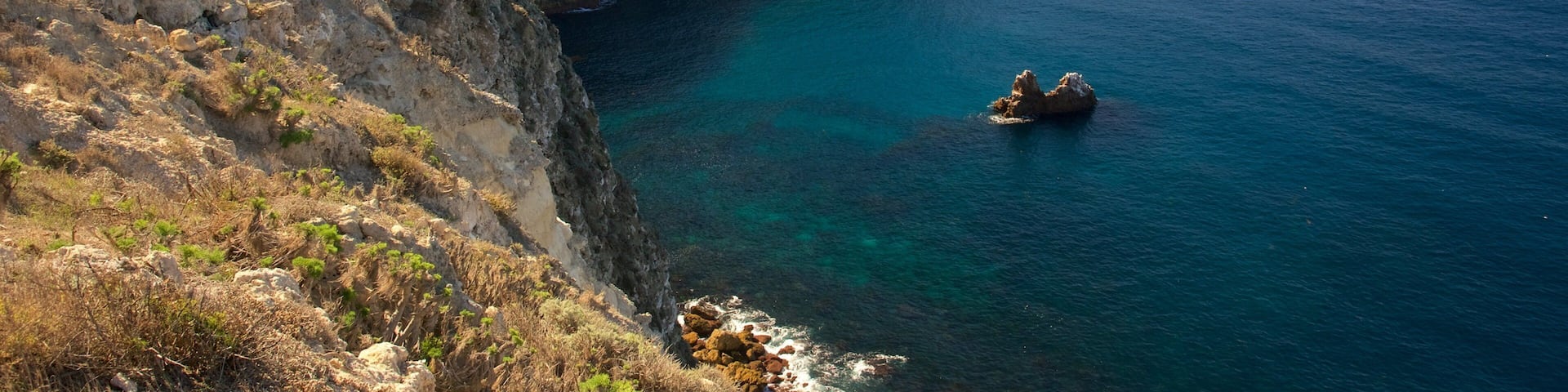 Channel Islands National Park que incluye un río o arroyo y montañas