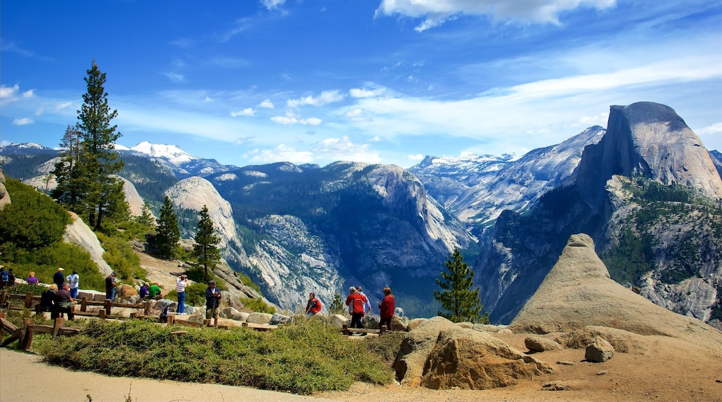 글레이셔 포인트 이 포함 한적한 풍경 과 풍경 뿐만 아니라 소규모 사람들