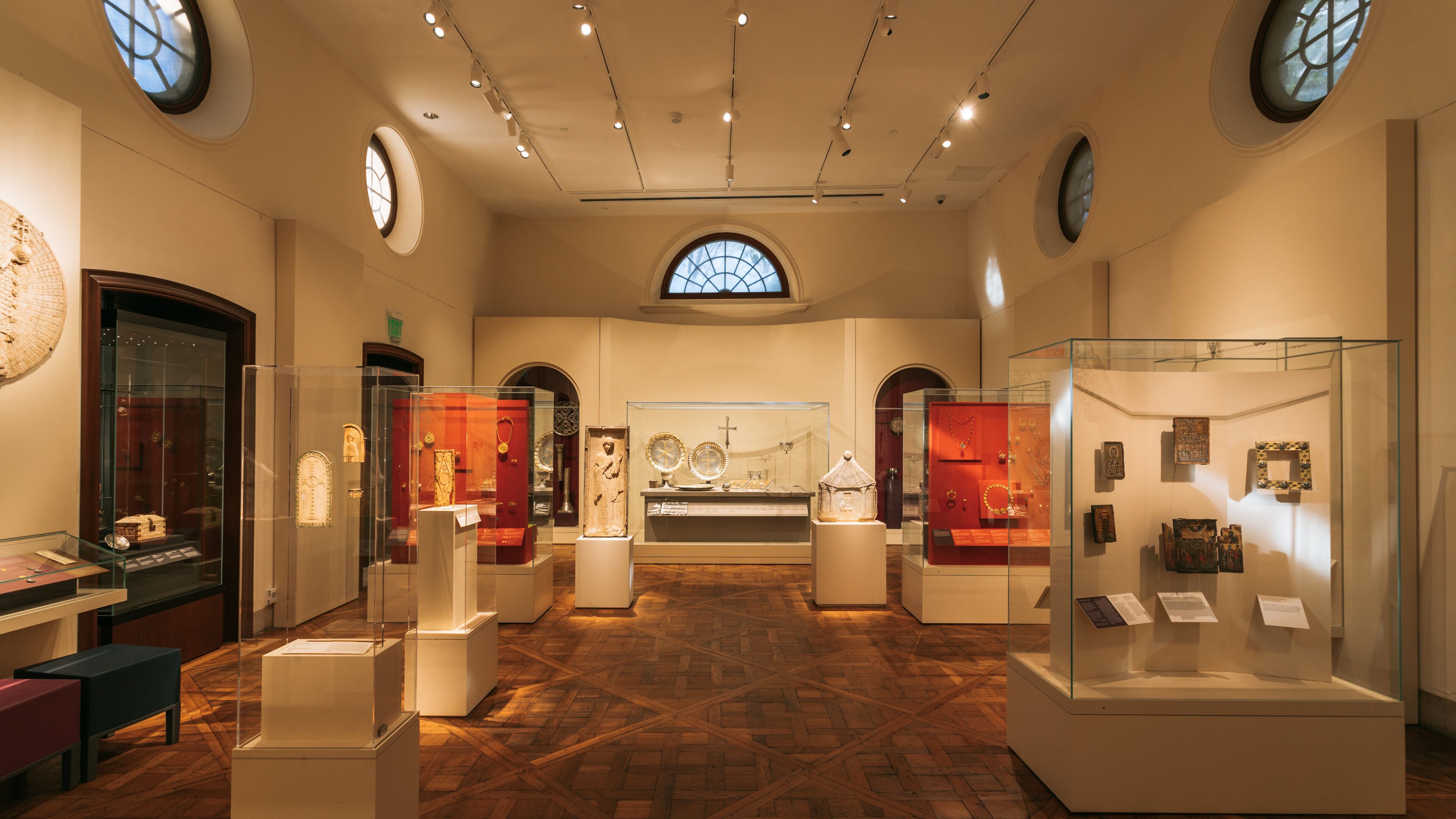 Dumbarton Oaks featuring interior views