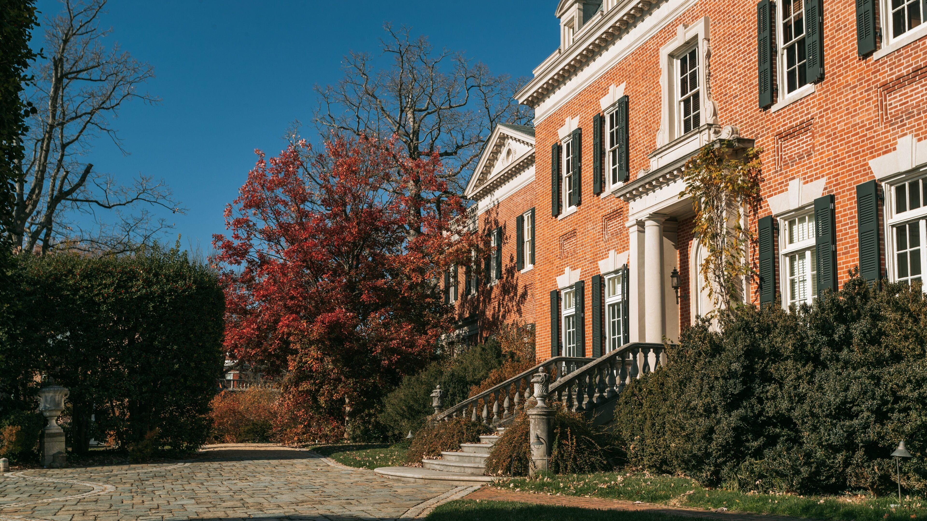 Dumbarton Oaks showing heritage architecture