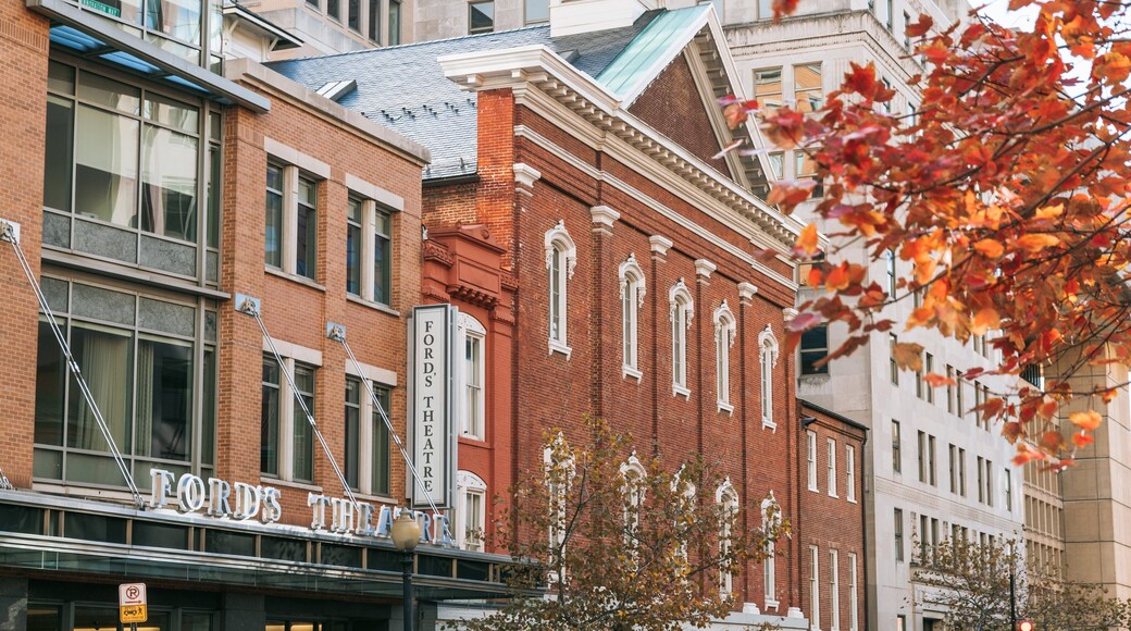 Ford\'s Theater featuring heritage elements