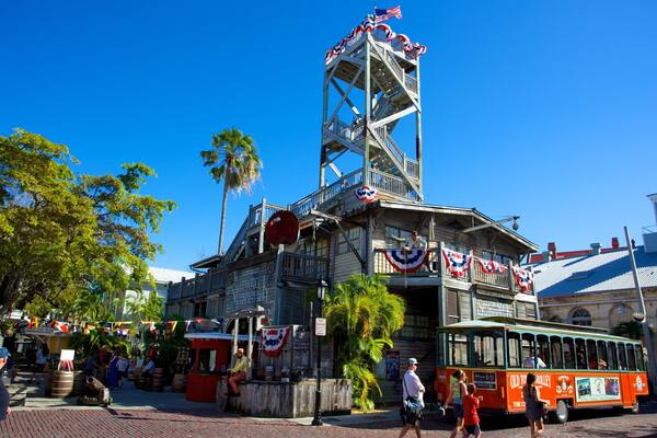 Key West Shipwreck Museum montrant scènes de rue
