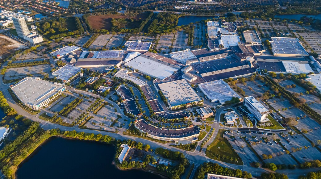 Beautiful aerial view of a huge shopping mal in Florida