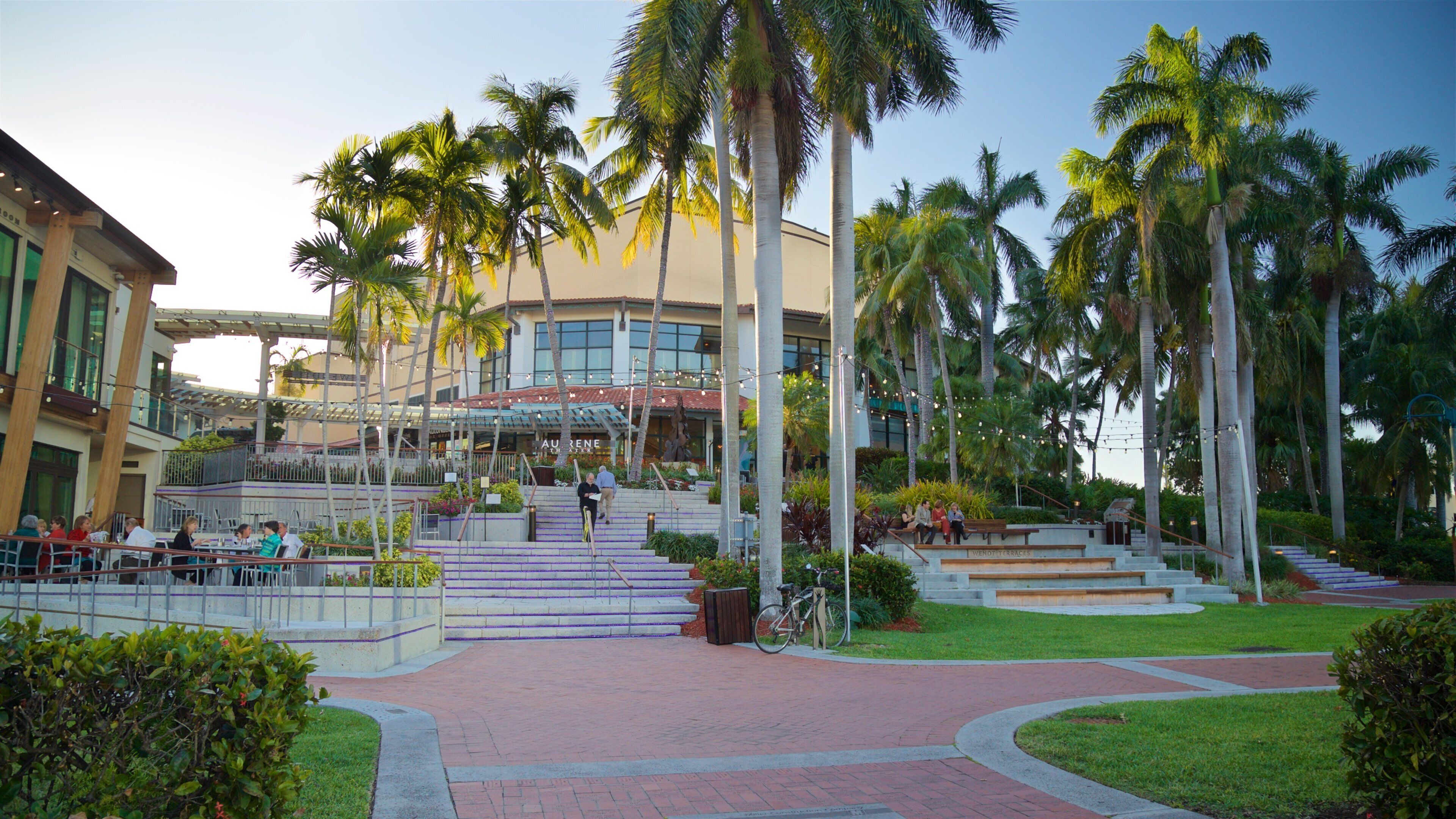 Broward Center for the Performing Arts featuring a park