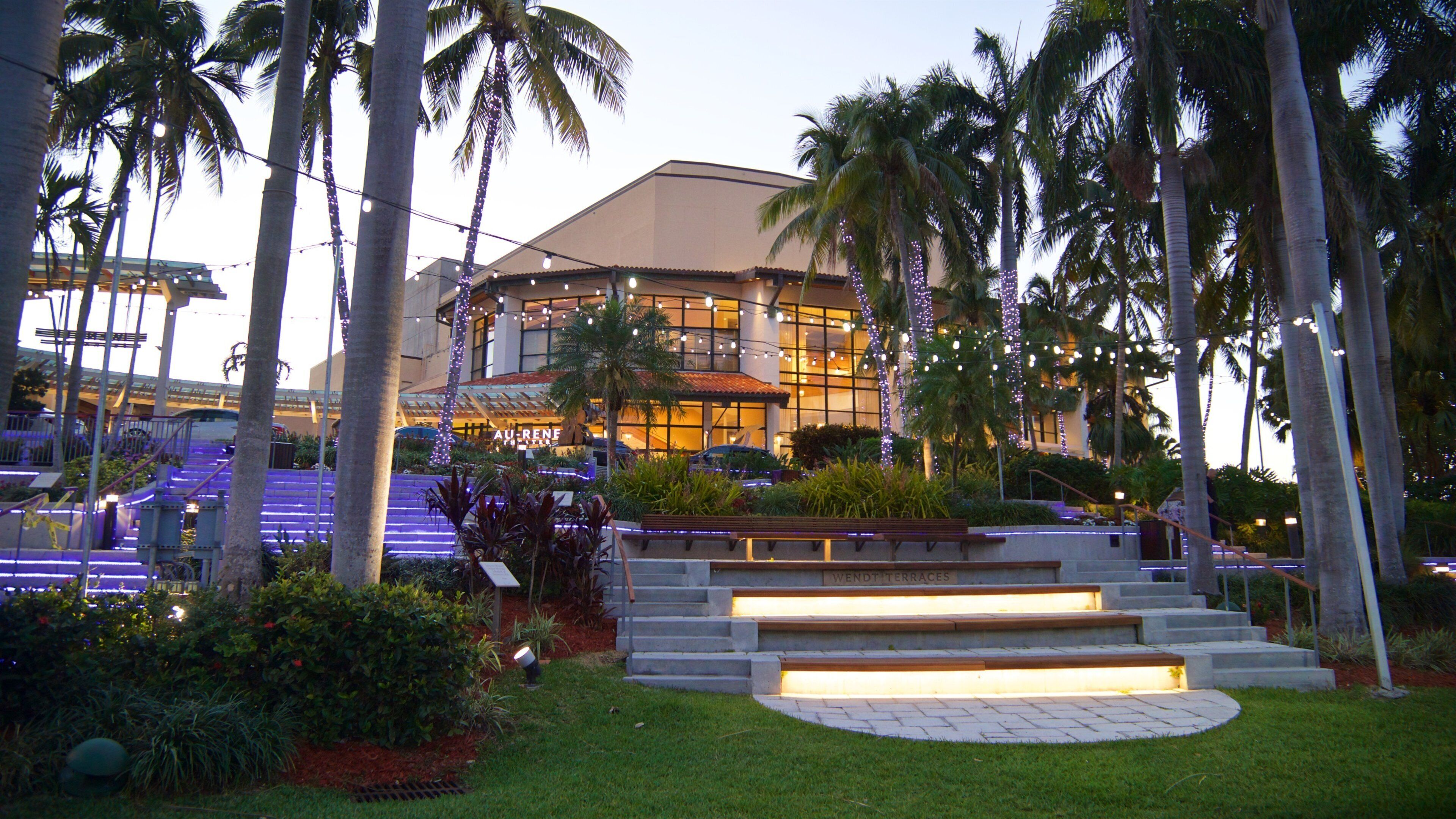 Broward Center for the Performing Arts featuring a garden