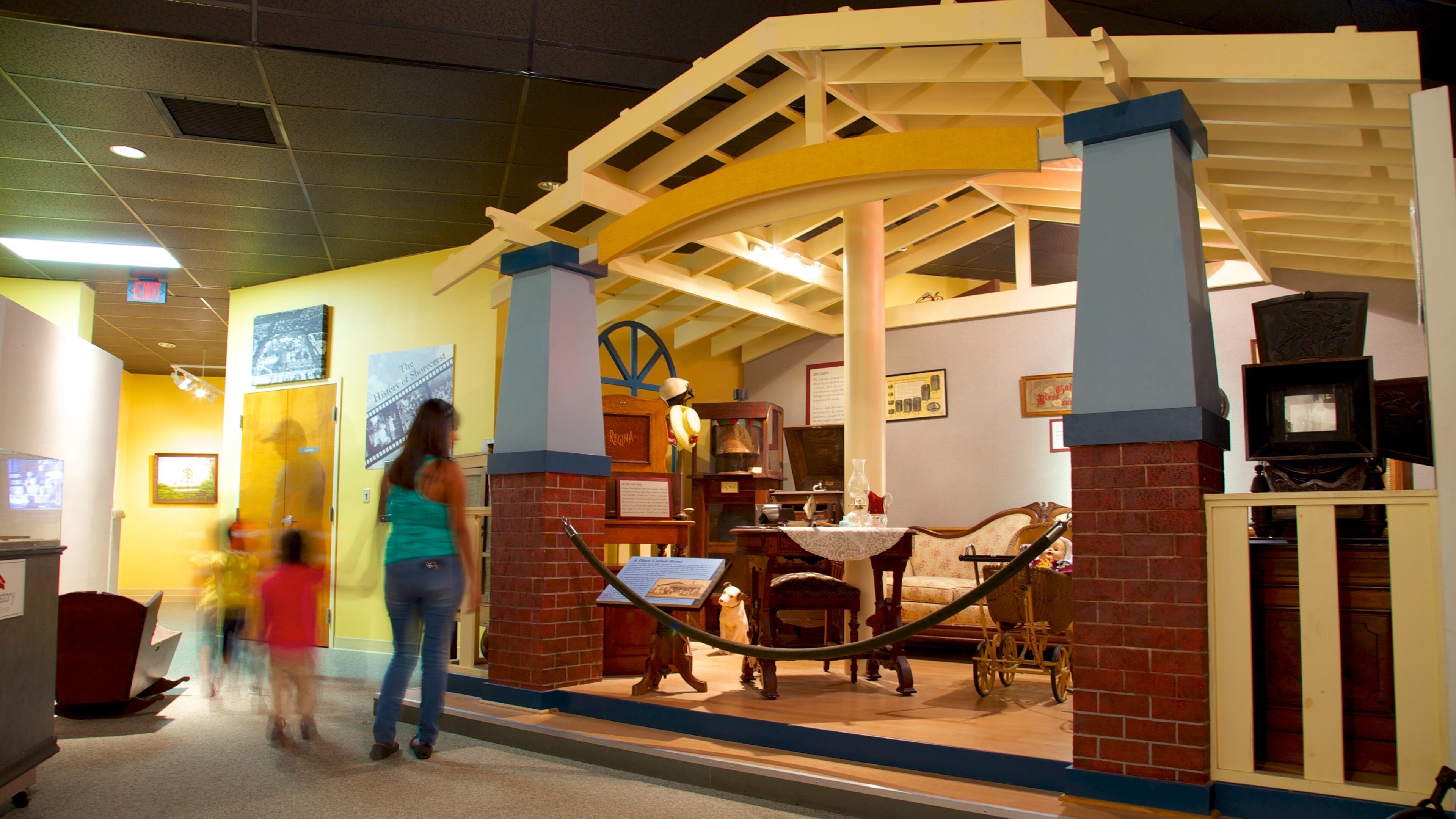 St. Petersburg Museum of History featuring interior views as well as a family