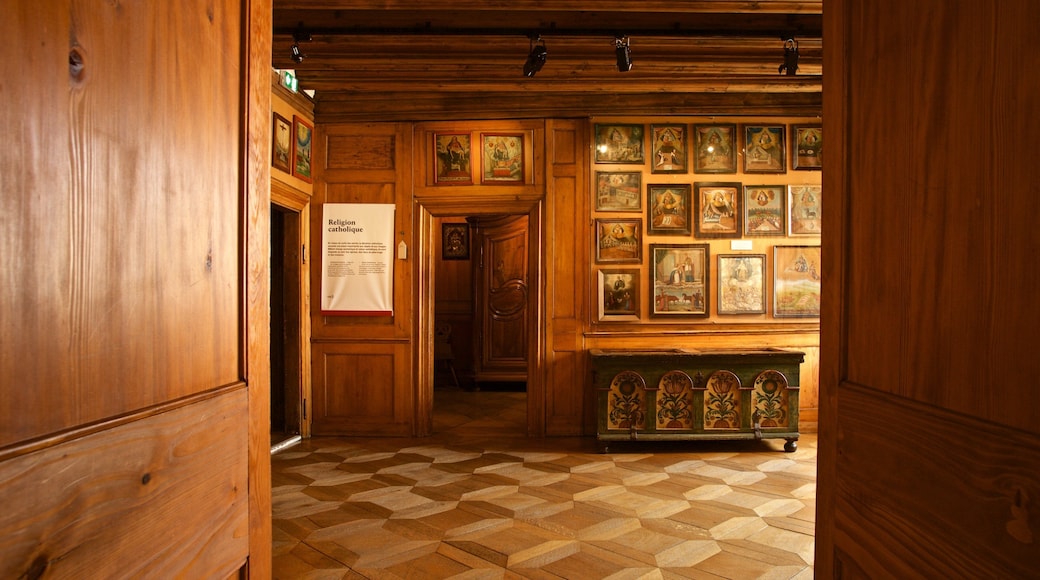 Alsatian Museum which includes interior views, heritage elements and art