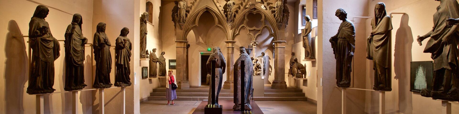 L\'Oeuvre Notre Dame Museum featuring a statue or sculpture, religious elements and heritage elements