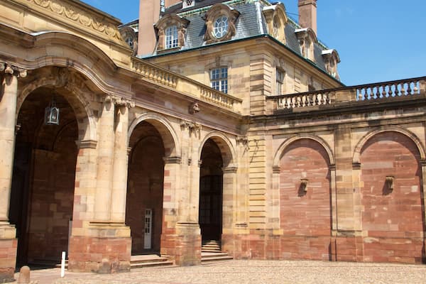 Rohan-Palast mit einem Geschichtliches