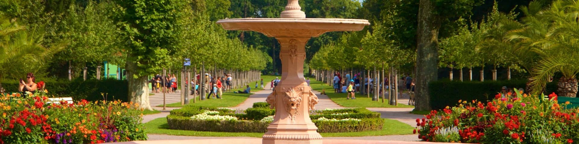 Parc de l\'Orangerie featuring a garden and a fountain