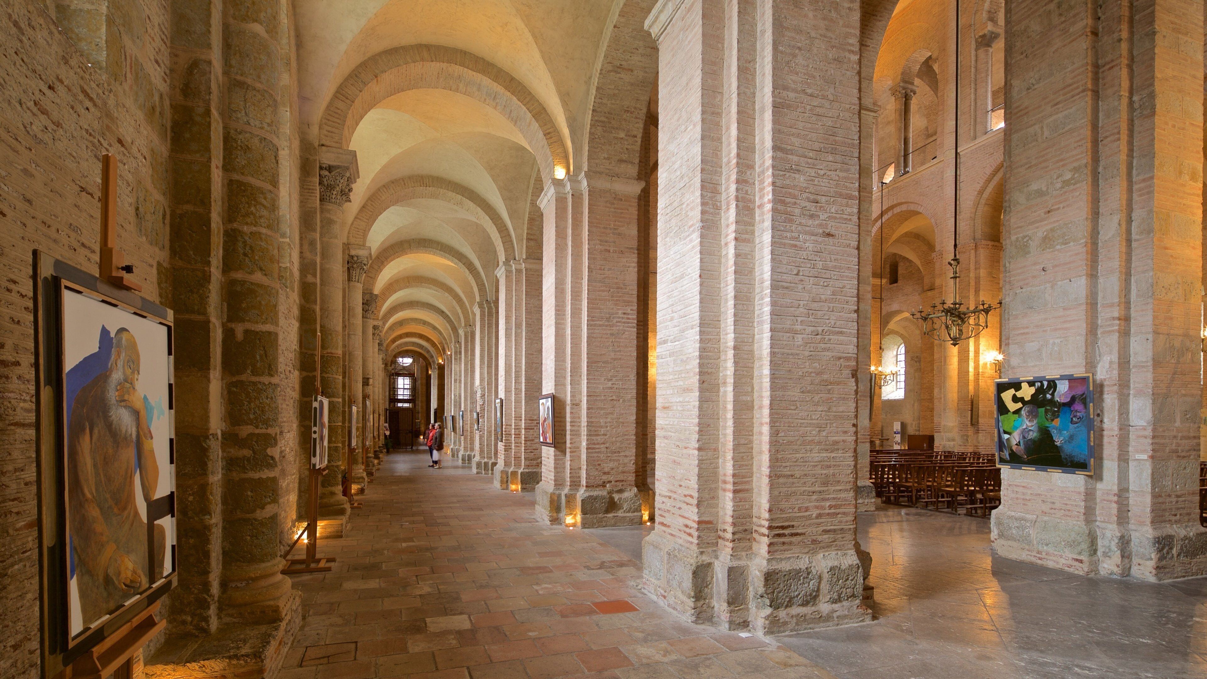 Basilique Saint-Sernin featuring a church or cathedral, heritage elements and interior views