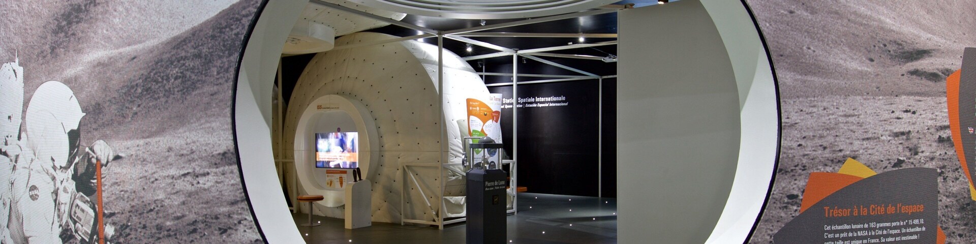 Cite de l\'Espace which includes interior views