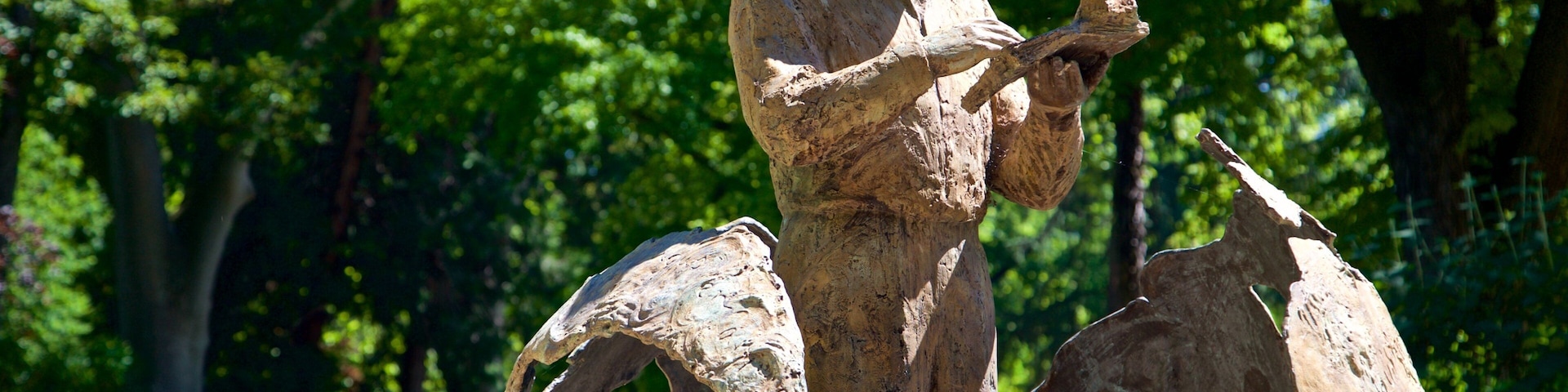 Jardin Royal mostrando arte ao ar livre