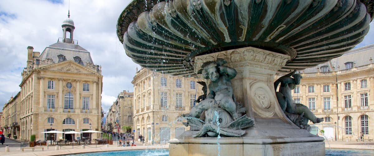 ブルス広場 どの含み 噴水