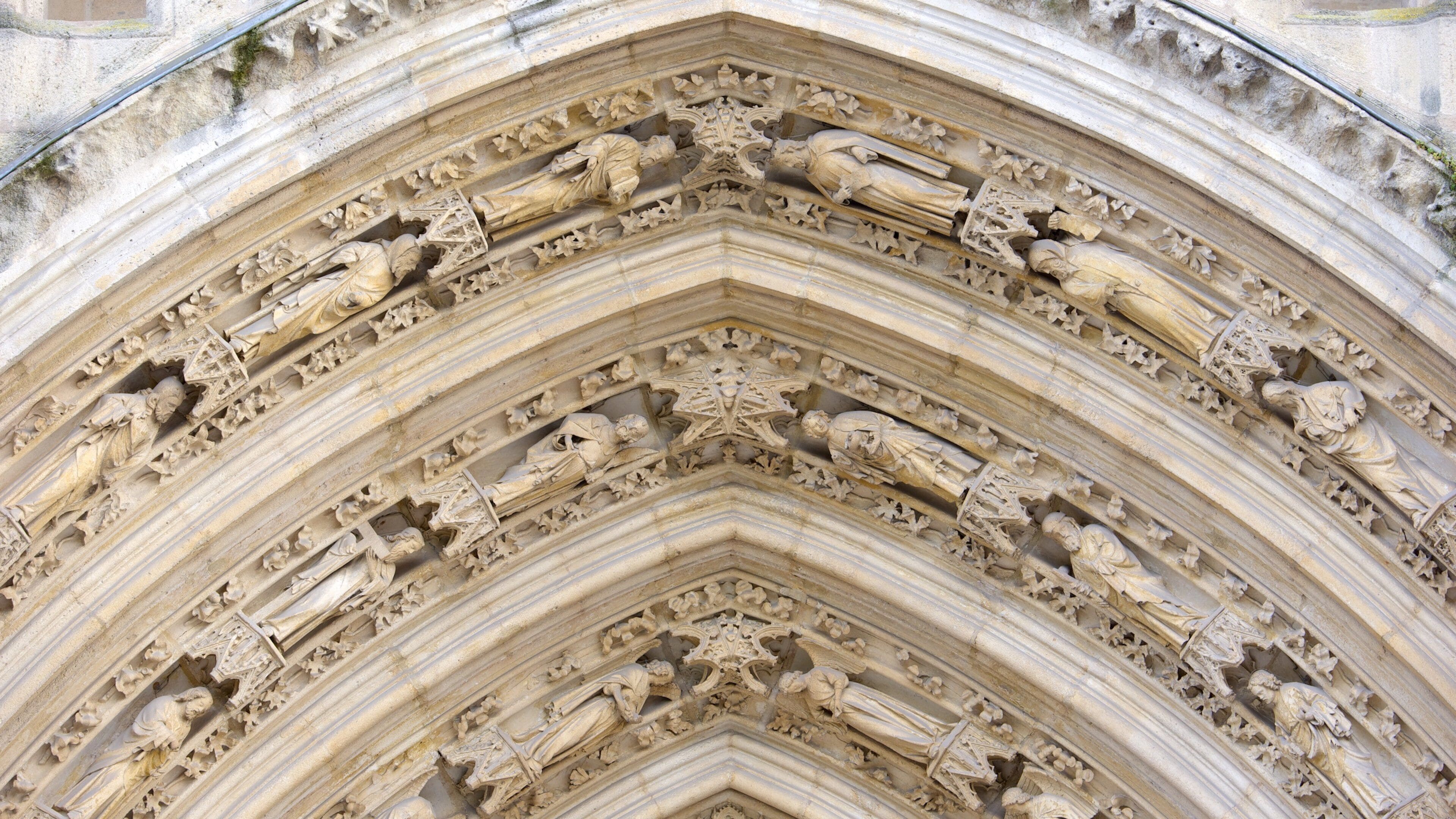 생탕드레 대성당 이 포함 예술, 종교적 측면 과 교회 또는 성당
