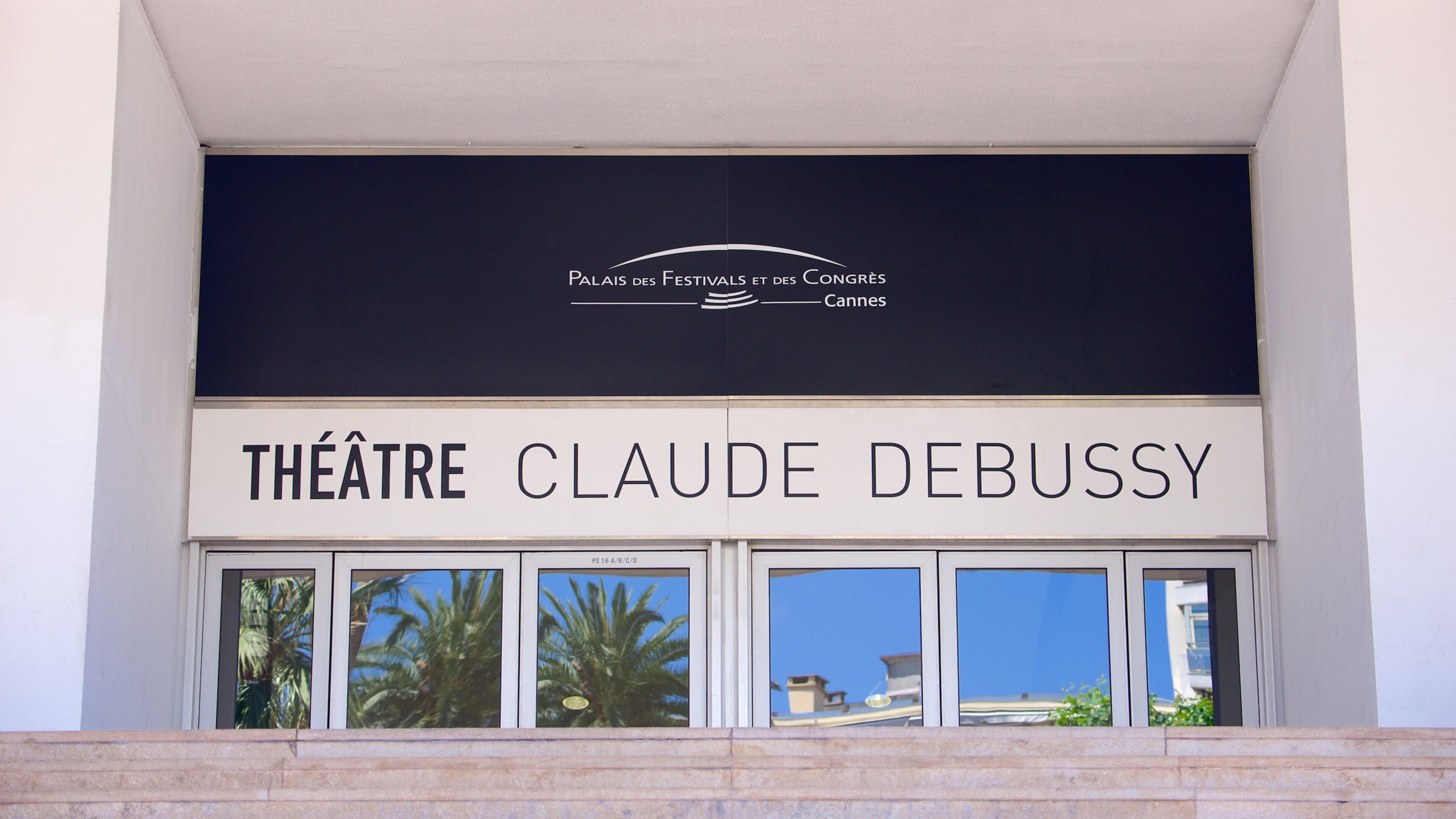 Palace of Festivals and Congress Hall featuring theatre scenes