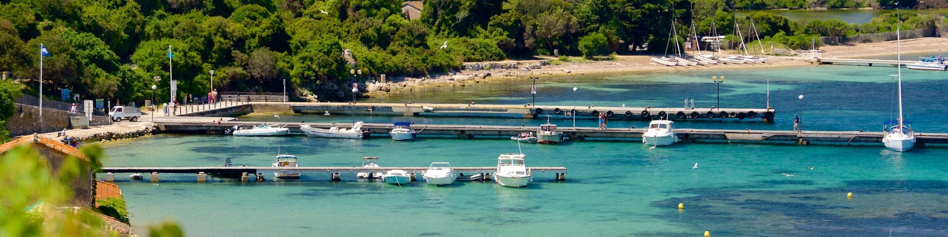 Fort Royal featuring a bay or harbor