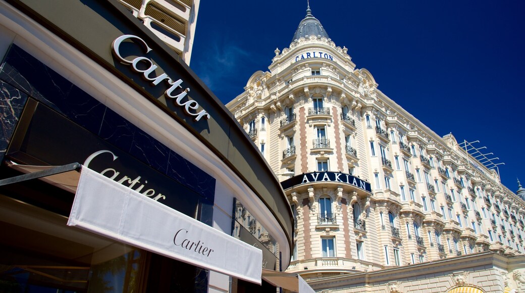 La Croisette which includes a hotel