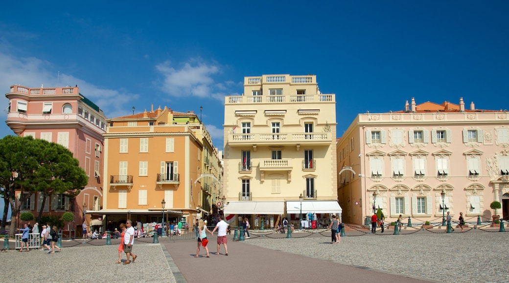 Palace Square featuring street scenes