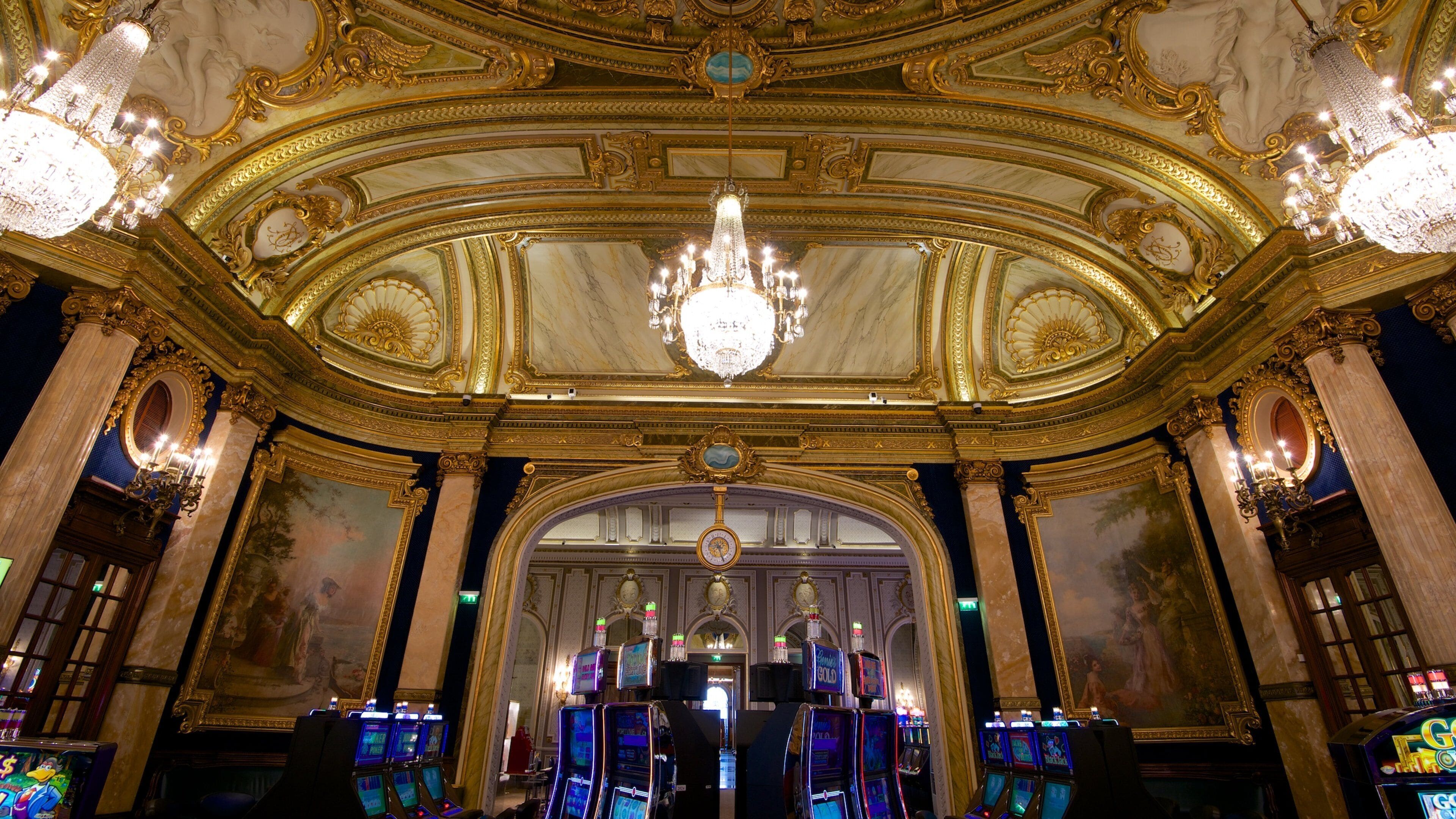 Casino Monte Carlo showing interior views, a casino and heritage elements