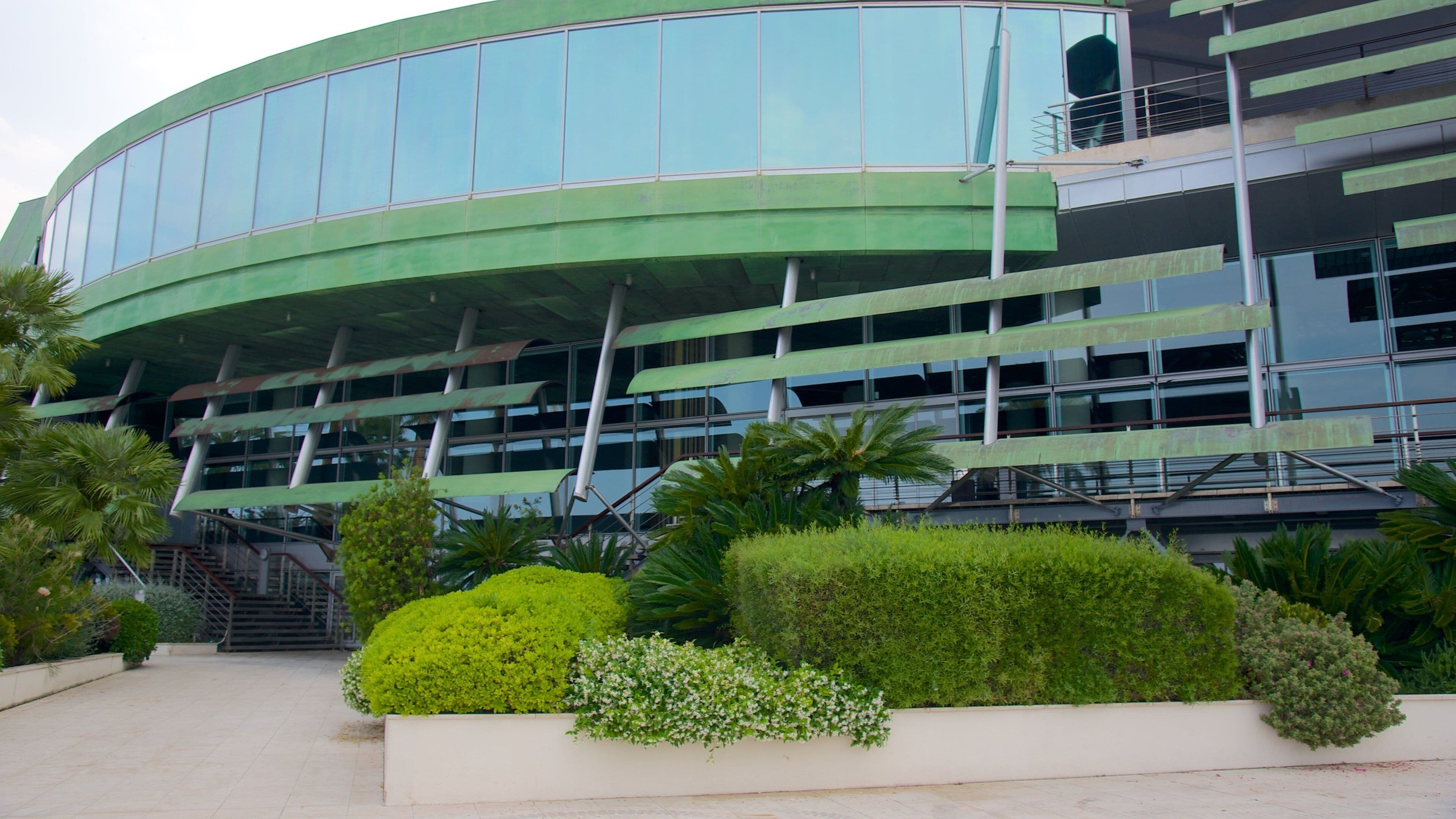 Grimaldi Forum showing a garden