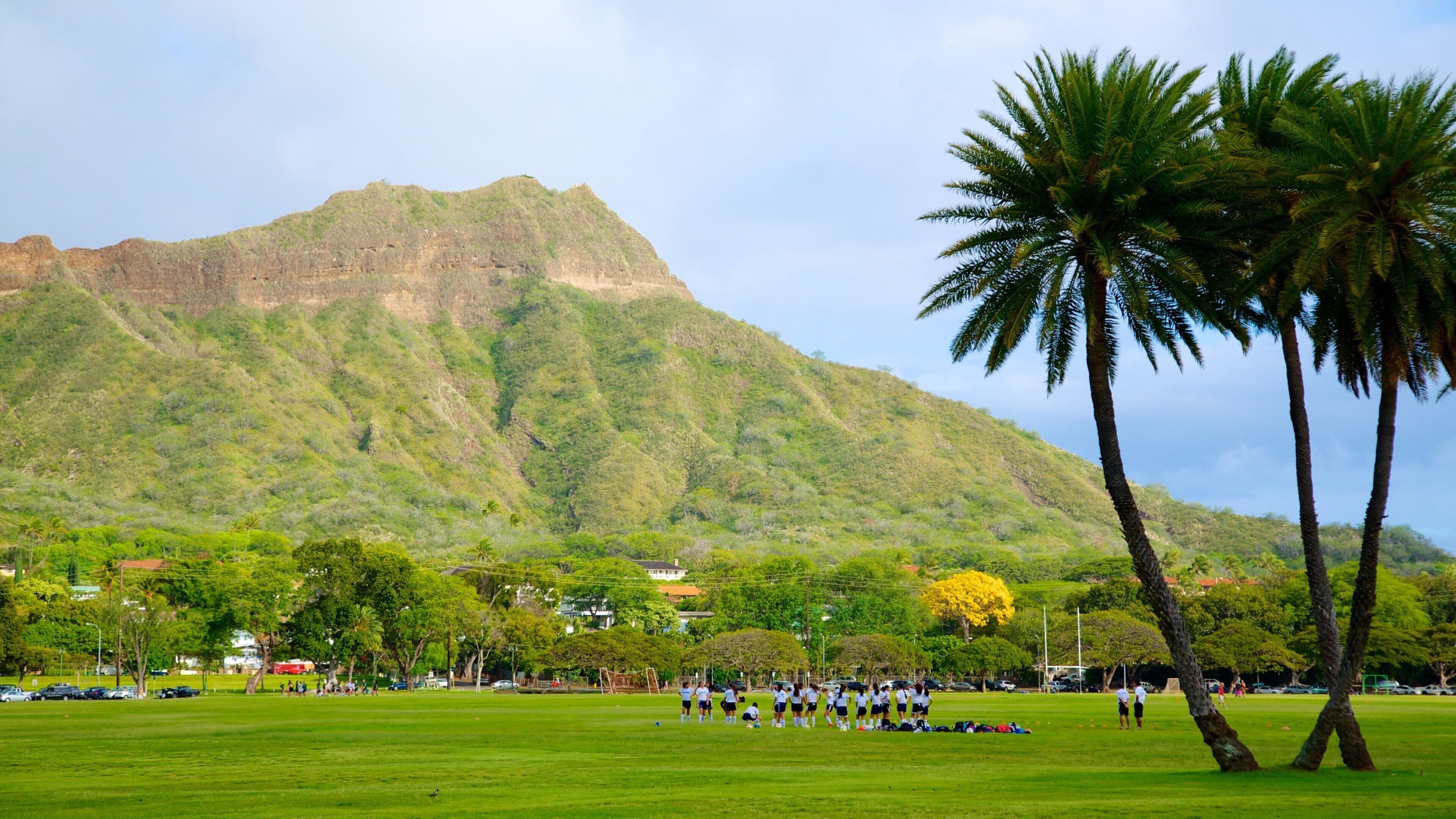 Queen Kapiʻolani Regional Park which includes a garden, landscape views and mountains