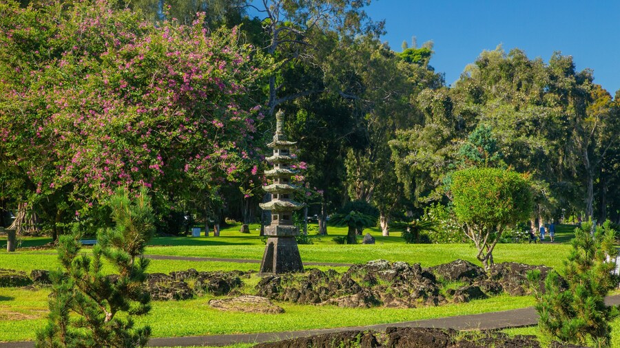 Liliuokalani Park and Gardens which includes a garden and heritage elements
