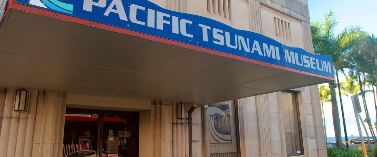 Pacific Tsunami Museum mostrando señalización